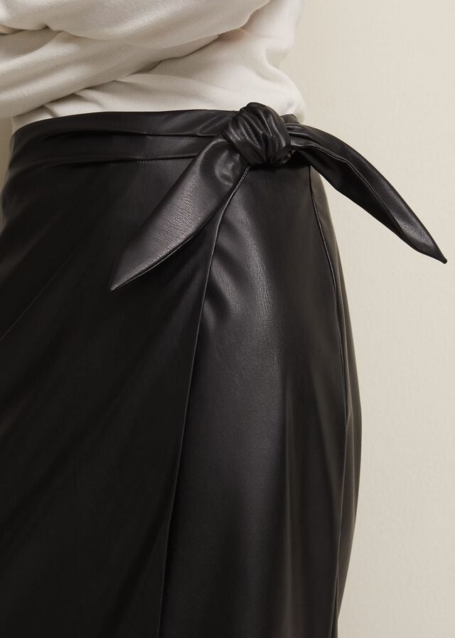 Black Phase Eight Noha Faux Leather Wrap Skirts | 7138CMENW